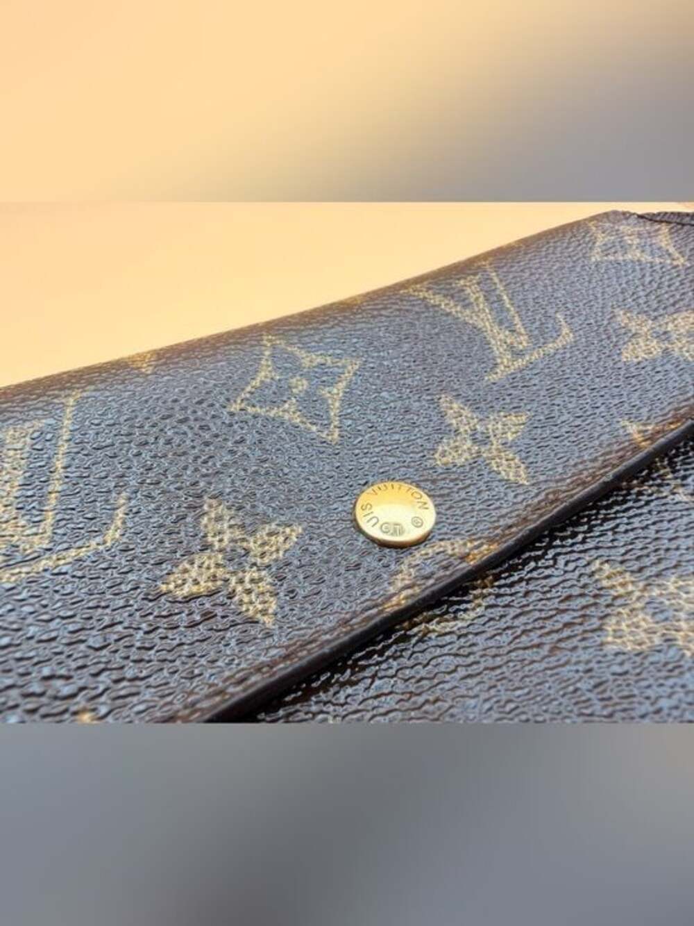 Louis Vuitton Monogram Porte
Tresor International Trifold Long
Wallet - Picture 3 of 16